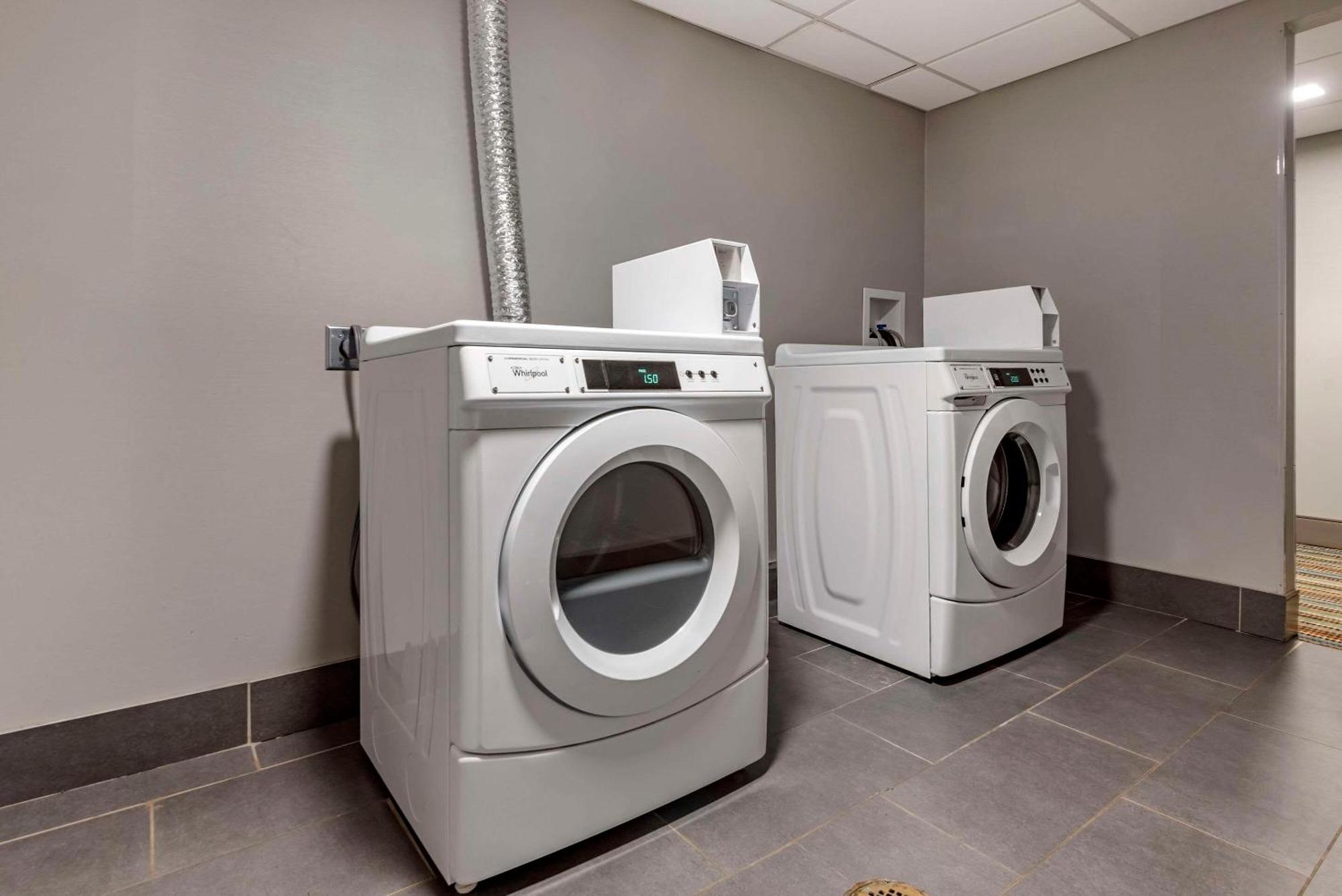 Comfort Inn & Suites Liverpool - Syracuse North Buitenkant foto