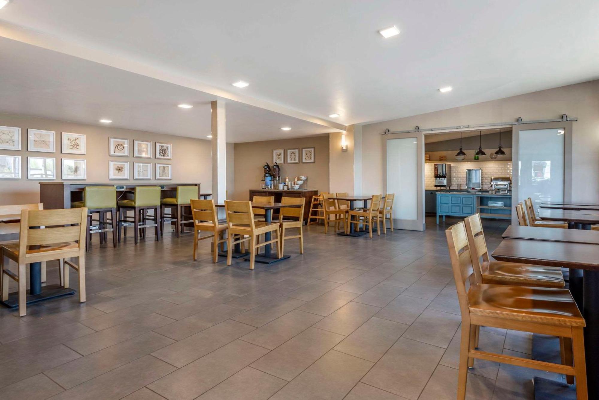 Comfort Inn & Suites Liverpool - Syracuse North Buitenkant foto