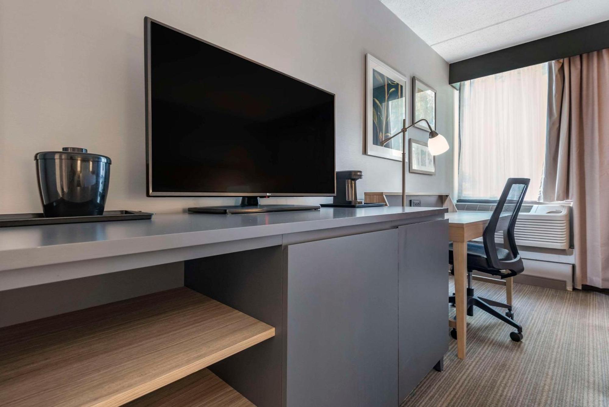 Comfort Inn & Suites Liverpool - Syracuse North Buitenkant foto